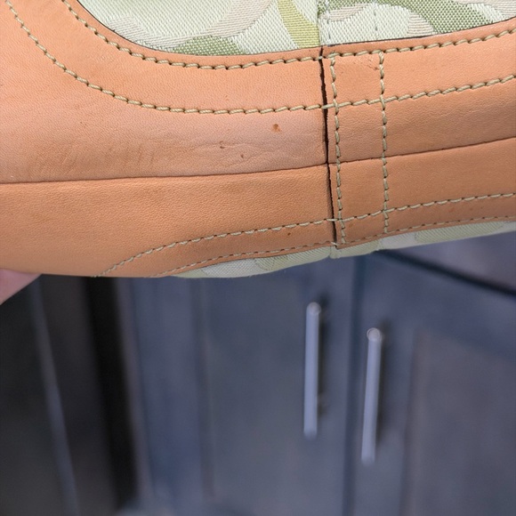 RARE VINTAGE Coach Green and Tan Shoulder Bag with Butterfly Accents - Picture 6 of 6